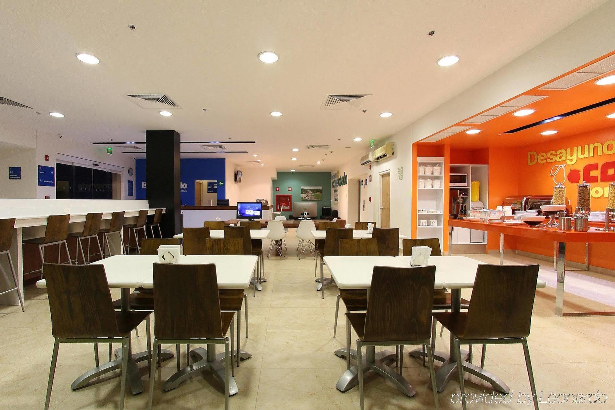 One Villahermosa Centro מסעדה תמונה